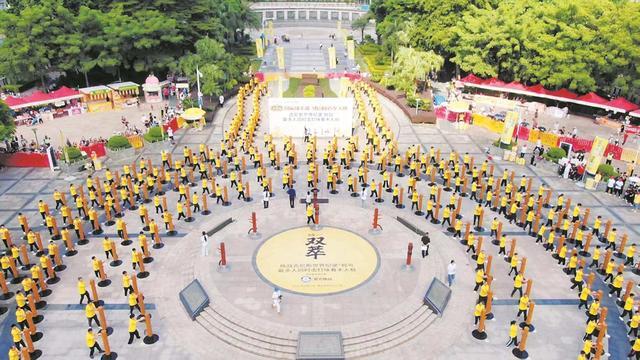 个村居, 中心广场 个村居, 中心广场