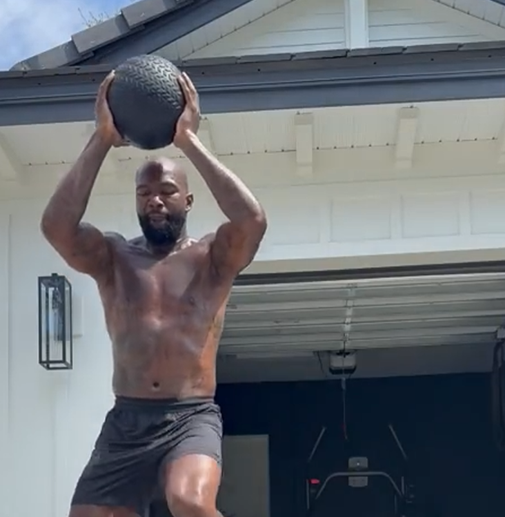 刚结束他就, 毕竟他有攻