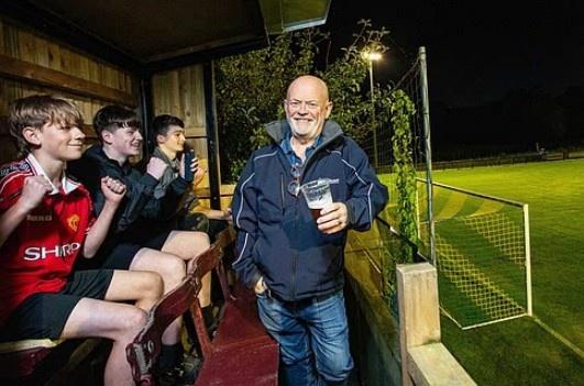 英镑, 纳特斥资约