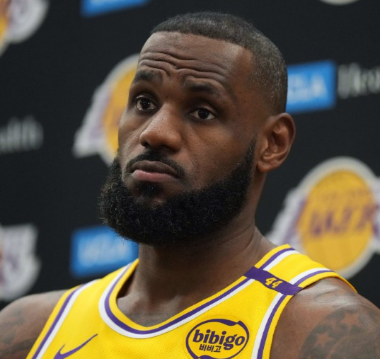 一名湖人球, 因而让湖人